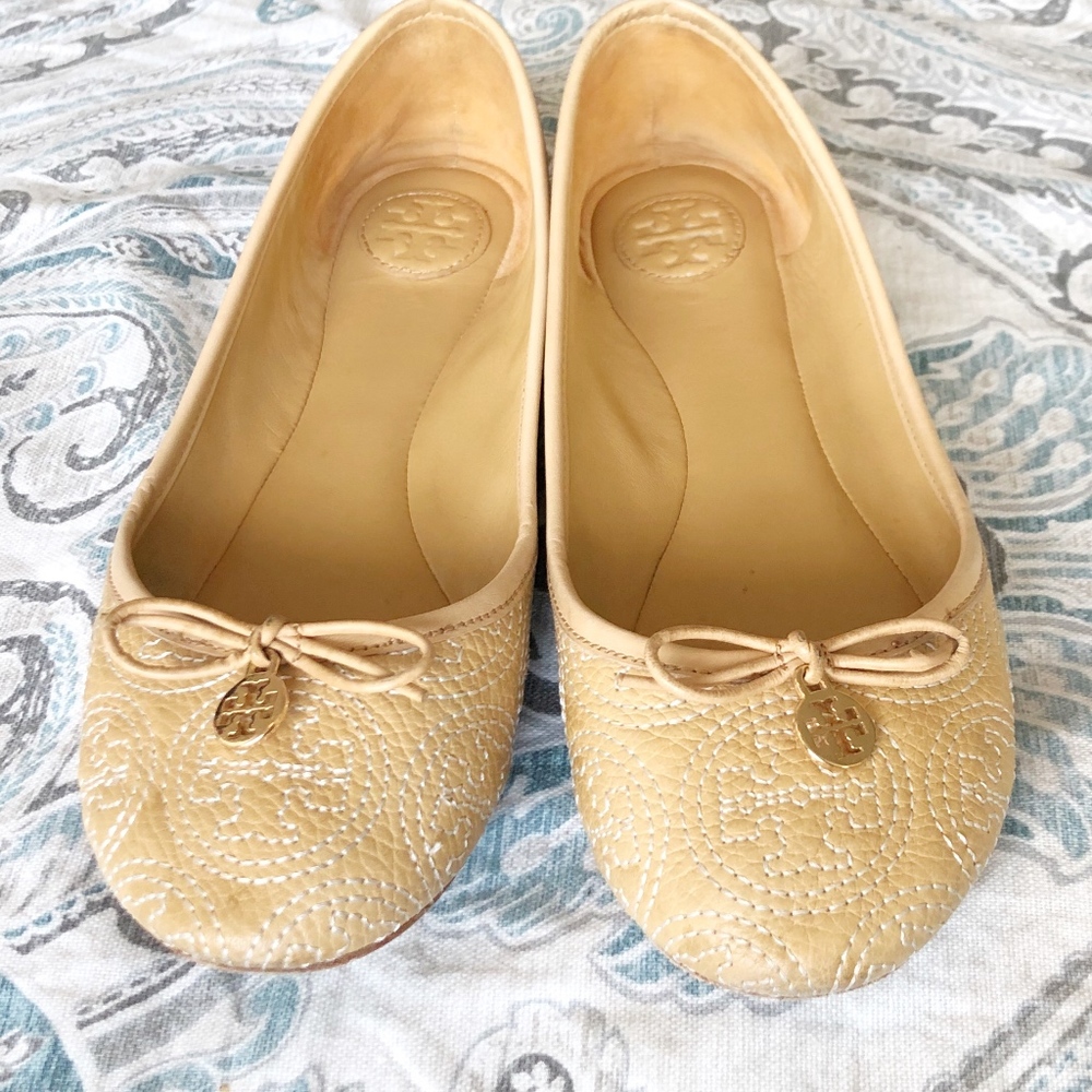 Nude flats || Tory Burch